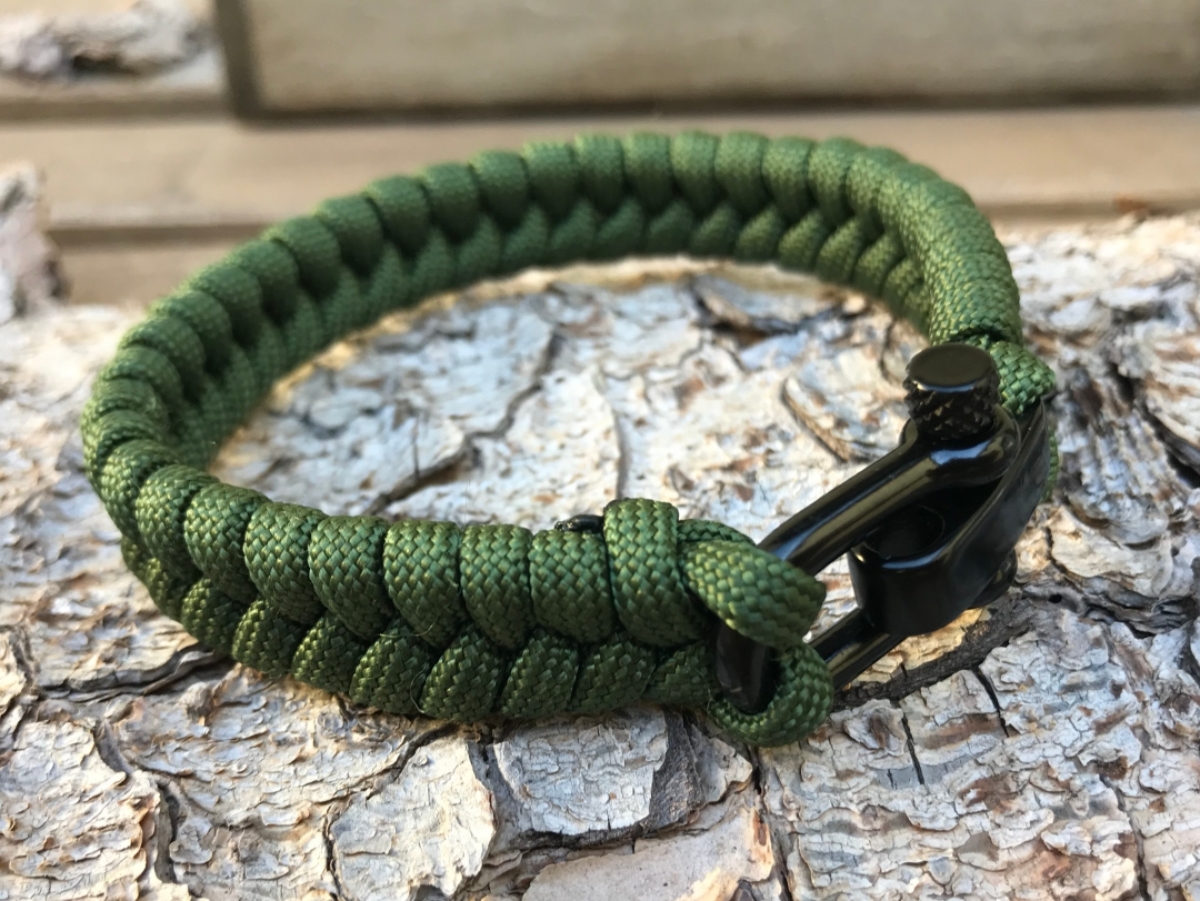 sympathie radioactiviteit Verplicht Paracord Armband „Fishtail“ armygreen verstellbarer Schäkelverschluss –  STAY WILD – OUTDOOR